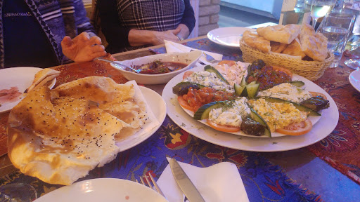 Photo of Niwan Restaurant - 31-33 Midland Rd, Wellingborough NN8 1HF